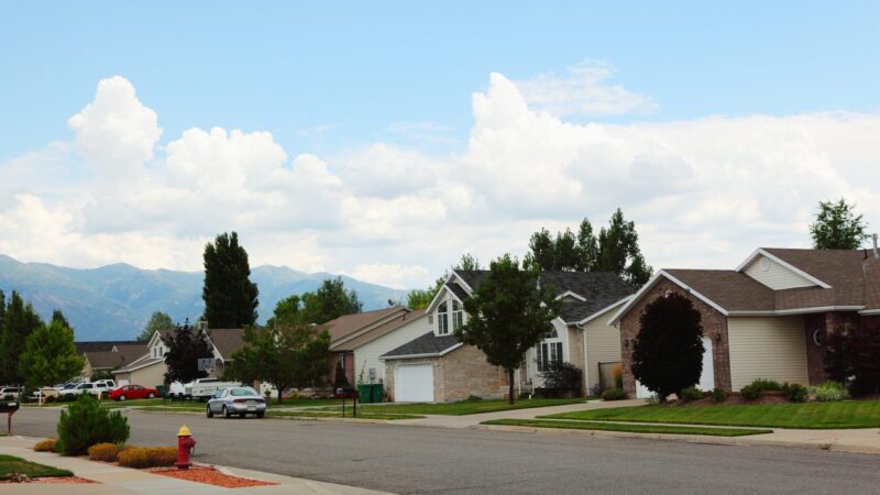 Suburban US neighborhood of new homes in Utah